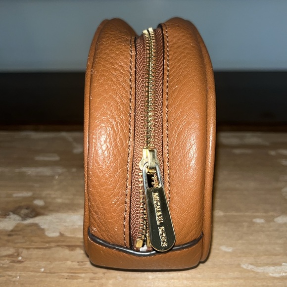 - Michael by Michael Kors Brown Leather Small Pouch with gold hardware ver… - Picture 2 of 15